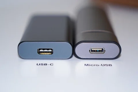 Various types of charging ports on different recharge vape devices.